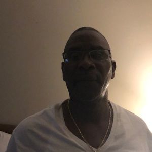 Meet your Posher, Carlos